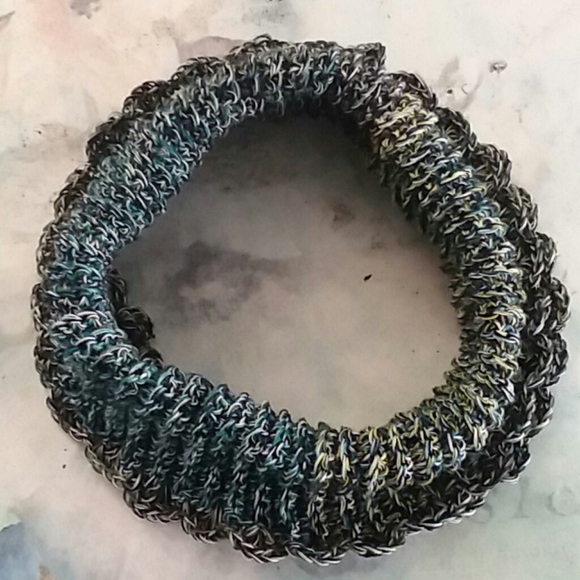 Versatile Scarf/Headband/Mask - Picture 7 of 7